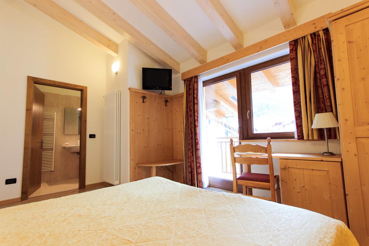 Hotel Majorka Andalo Eksteriør billede