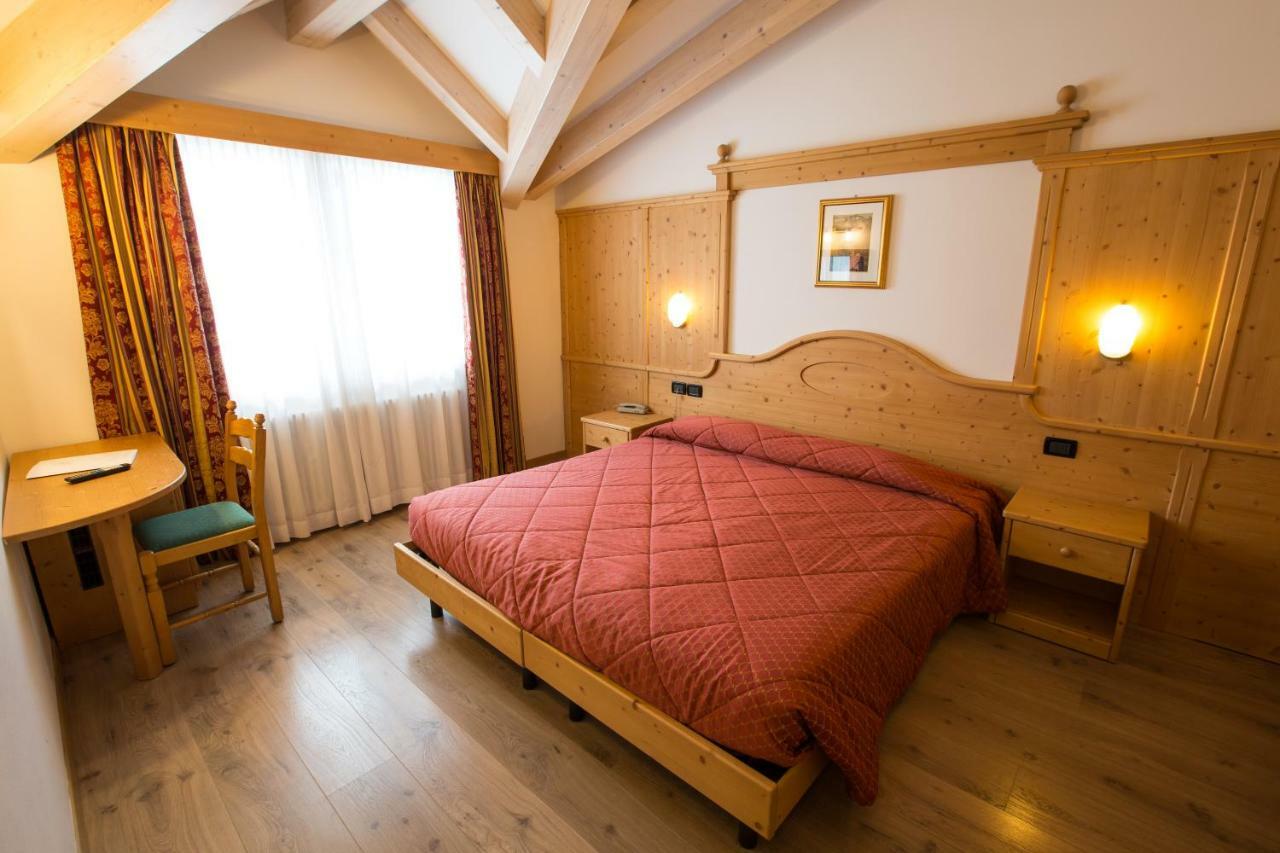Hotel Majorka Andalo Eksteriør billede