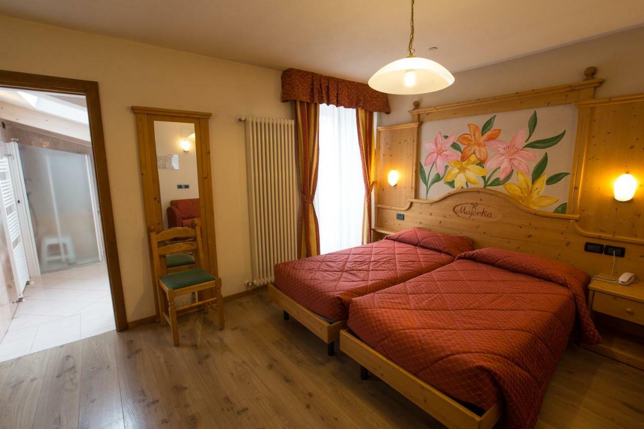 Hotel Majorka Andalo Eksteriør billede